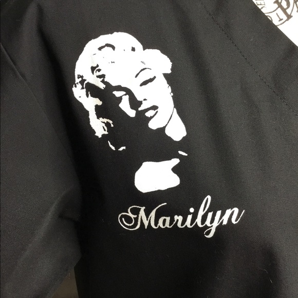 🌸SOLD🌸 Salus Marilyn Monroe Scrub Top - Picture 5 of 6